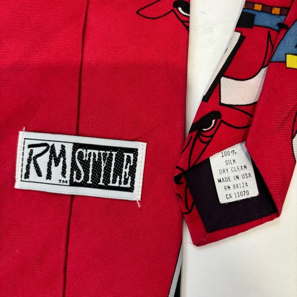 Rm Style Chicago Bulls NBA Red Silk Neck Tie 3 Peat Champions Vintage 1993 USA - Picture 10 of 14